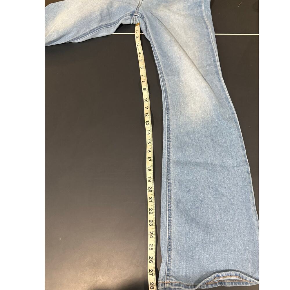 Women's Old Navy High-Waisted Wow Flare Jeans 4 light wash denim blue casual - Picture 7 of 7